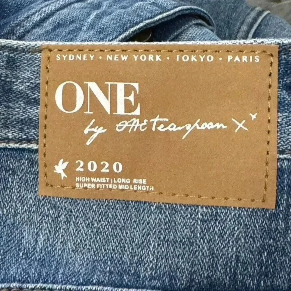 One x One Teaspoon Size 4 size 26 distressed jeans denim skirt knee length